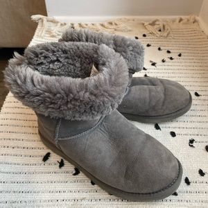 Gray ugg boots